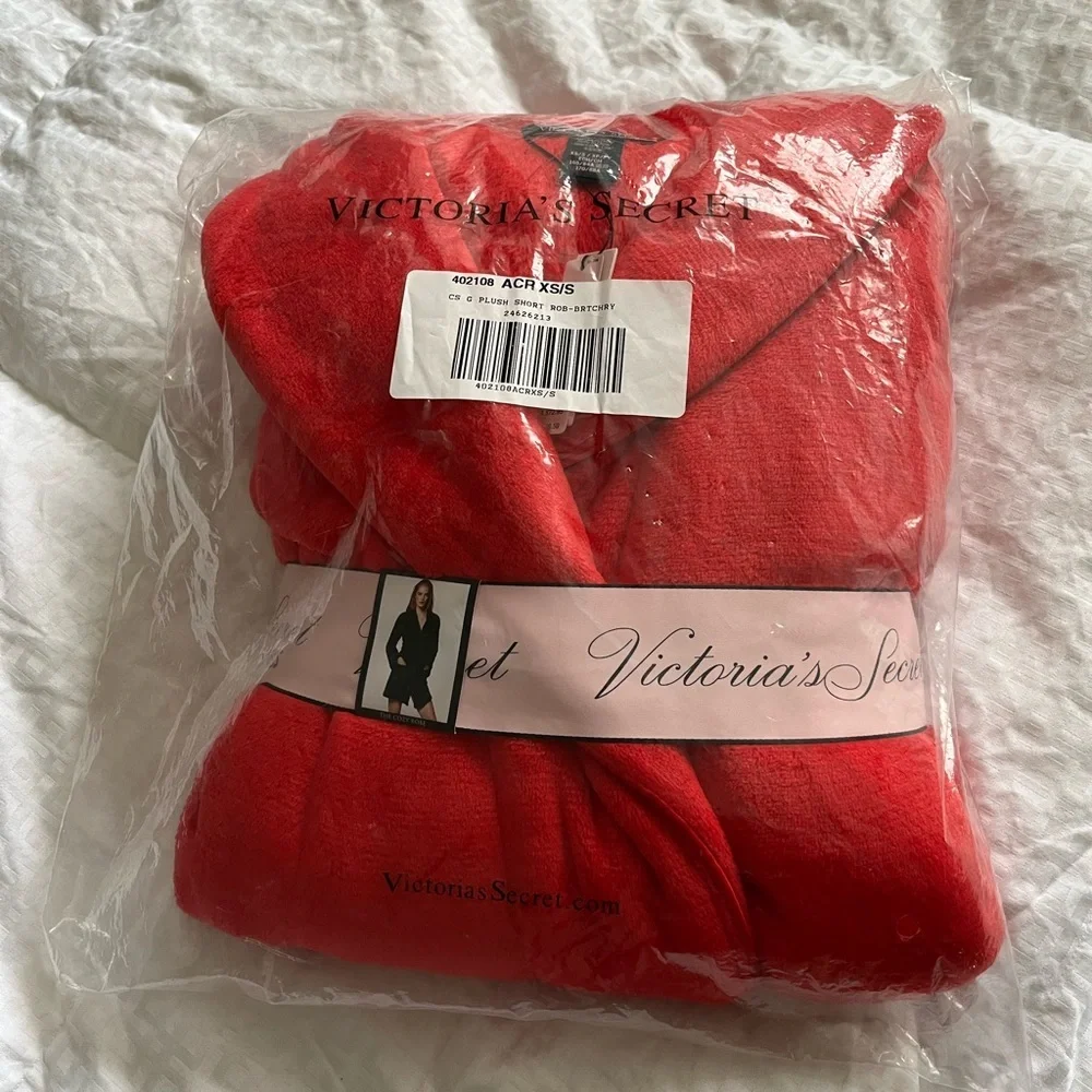Victoria’s Secret Bright Cherry Red Plush Short Robe